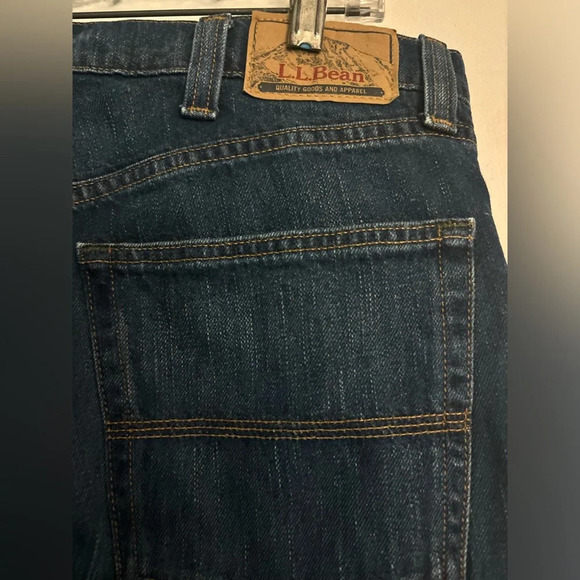 L. L. Bean Mens Standard Fit Dark Wash 5 Pocket‎ Jeans size 36x30 100% Cotton - Picture 4 of 10